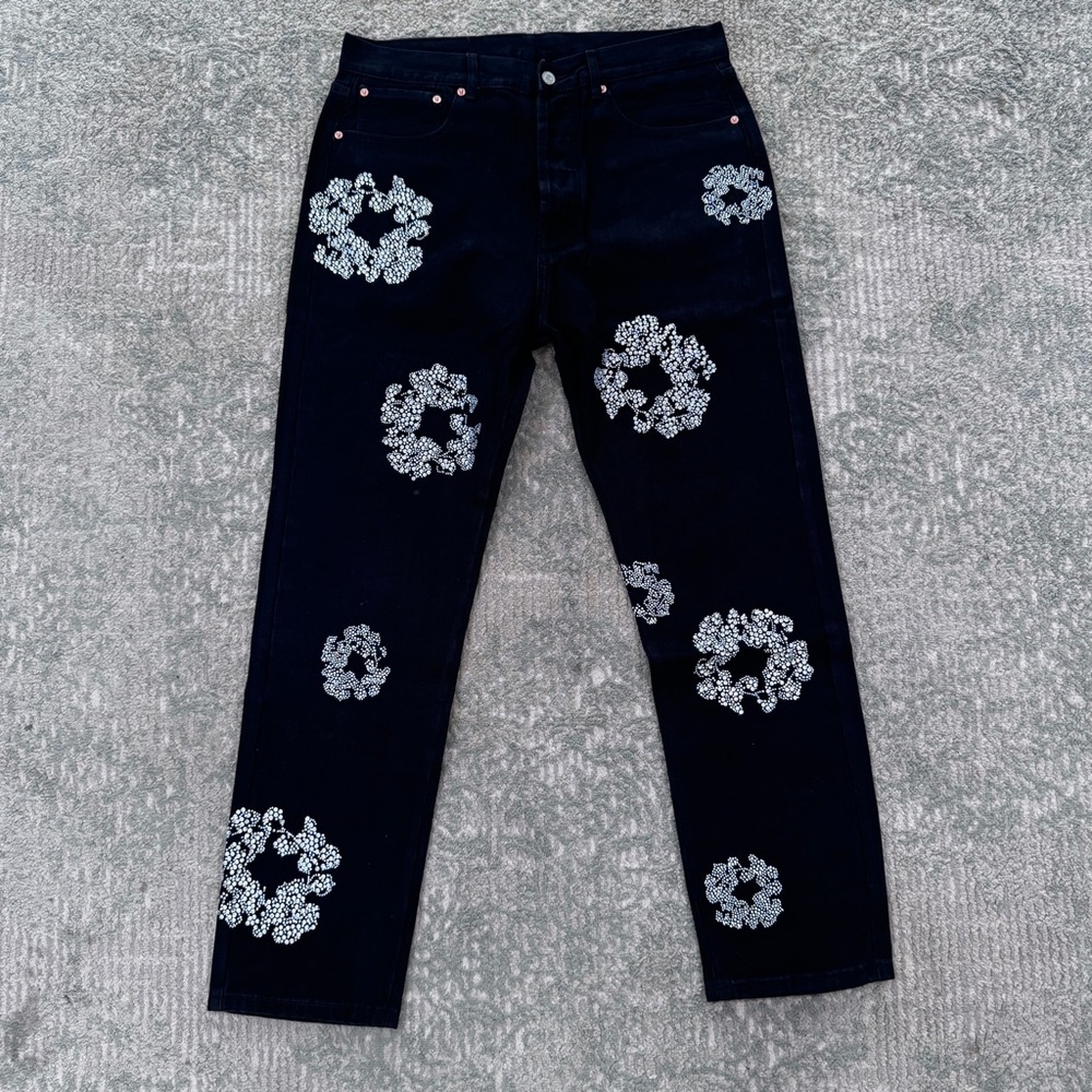 Denim Tears x Levi's Bust Down Tears 501 Slim
Fit Jeans